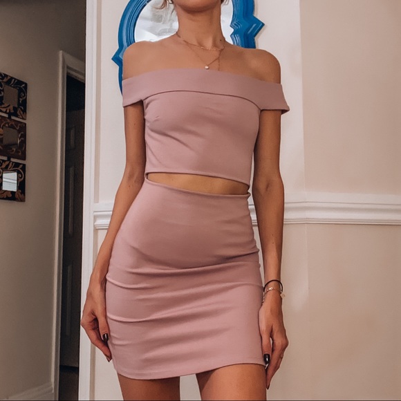 Urban Outfitters Dresses & Skirts - UBRAN OUTFITTERS MINI DRESS